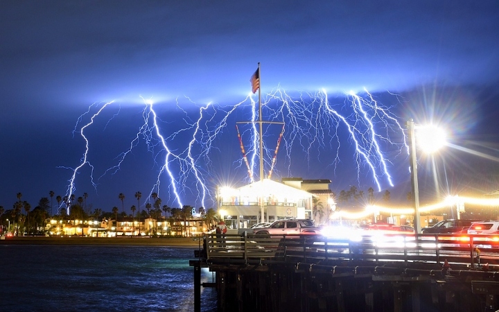 europe times european latest daily world trending news The California sky gets illuminated with Spectacular and unusual lightning 2